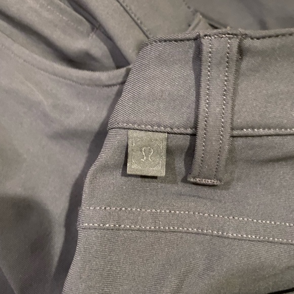Lulu lemon ABC charcoal pants, 34 x 32 perfect condition - Picture 4 of 7